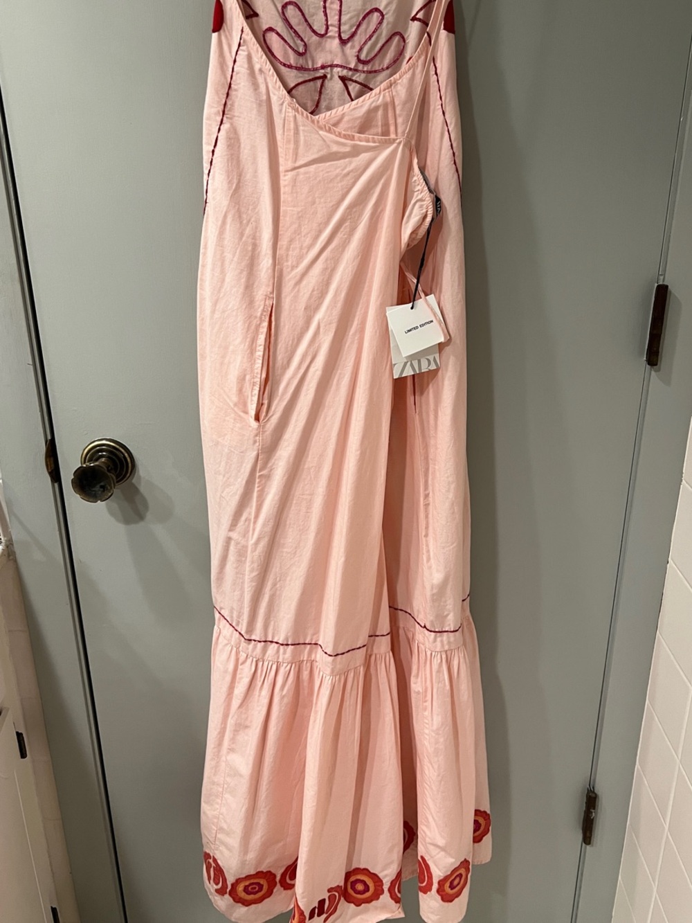 Zara Limited Edition Pink Embroidered Maxi Dress with Red Floral Motif - Blogger - Picture 4 of 6